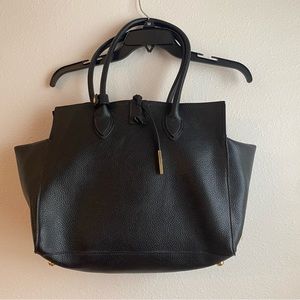 Black Steve Madden Shoulder/Tote with clutch bag NWT.
